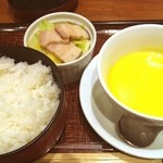 Denizu - Aセット(ご飯大盛り コーンスープ)
                        四元豚ハーブの小鉢