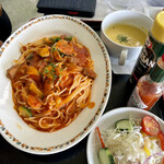 ノースショアカントリークラブ - 夏野菜とベーコンのトマトパスタ