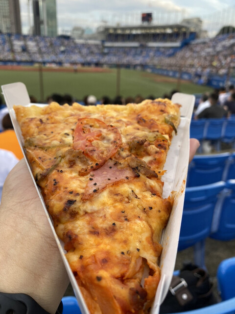 ピザーラエクスプレス 神宮球場店 （PIZZA-LA EXPRESS） - 外苑前/ピザ