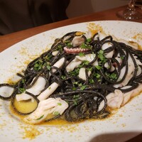 イゾラ ブル - イカ墨パスタ