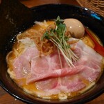 RAMEN SHELTER - 旨辛鶏白湯醤油 味玉トッピング