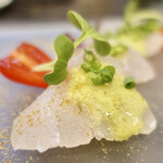 VANNO - スズキと水茄子のカルパッチョ、ベルガモットの香り