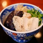 本陣房 - 揚げ茄子と大山蒸し鶏のぶっかけ蕎麦