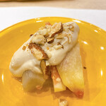 蕎麦割烹  倉田 - 無花果、胡桃の白和え、芋茎の煮物