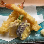 地魚料理 恵比須 - 熱々の天ぷら