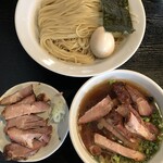 支那ソバ 小むろ - つけソバ８８０円＋刻みﾁｬｰｼｭｰ１５０円＋味玉１２０円