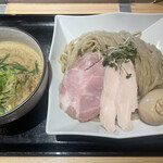 麺処 飯田家 - ポタージュ鶏白湯味玉つけ麺(大盛り・無料)