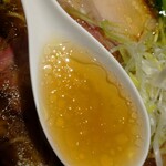 ハマカゼ拉麺店 - 黄金色のスープ