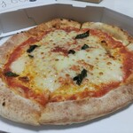 ITALIAN & WINE ADOMANI - テイクアウトしたマルゲリータ