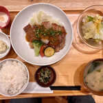 Obon De Gohan Atore Urawaten - 麦富士豚のすりおろし野菜ソース¥1.370-(税別)
                        ※ご飯、味噌汁お代わり無料