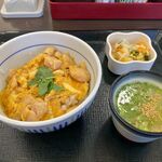 なか卯 - 親子丼小盛＋鶏だんごスープと京風つけもの（450円＋160円）