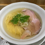 成城青果 - 透き通ったスープの塩そば、ストレート麺。