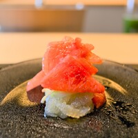 ひがしやま 司 - ライムで香り付けしたスイカ。ベースには毛蟹とこりっこりのクラゲ。