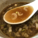 魚介醤油ラーメン 和屋 - スープ割り投入