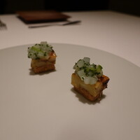 カンテサンス - 焼き茄子のサブレ、スナップエンドウ、アオリイカ