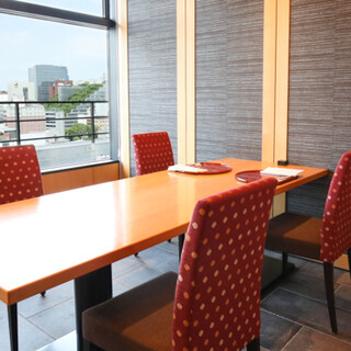 The 9th floor is fully equipped with private rooms. The high-quality Japanese space is perfect for a special occasion meal.