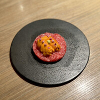 焼肉うしごろ 西麻布本店 - 生雲丹のうしごろユッケ 