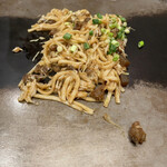 Okonomiyaki Teppanyaki Fuufuu - ニンニクスジうどん