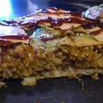 お好み焼き断面（ボリュームは普通）