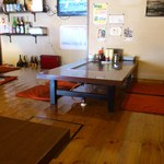 樂 - 鉄板付き４人掛けテーブルは２卓あります