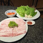 かぶら亭 - 銘柄豚のサムギｮプサル