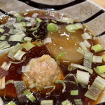 饗 くろ喜 - つけ汁には鶏団子と大根煮