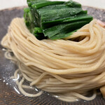 饗 くろ喜 - 低加水ポキポキ麺と昆布水