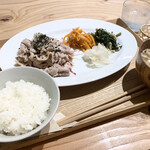 SAKUU - 豚バラ梅肉焼（定食）1100円税込