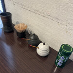 風天 - 串を入れる器、爪楊枝、一味、塩、山椒