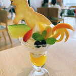 DINO CAFE - ティラノパフェ