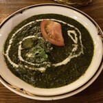 ネパールステーション - ほうれん草カスドーリ（マトン）