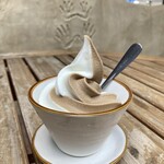 カフェスロー - ソフトクリーム（コーヒー＆牛乳）