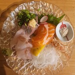 お肴ダイニング 樹楽 - 刺身三点盛り合わせ（990円）