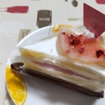 Chateraise - 山梨県産白桃のプレミアム純生クリームショートケーキ