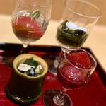 銀座 しのはら - 八寸・大皿（バカラグラス～トマトと蓴菜、青梅、若布と白玉）・ 〃    （竹筒～桑名蛤と三つ葉のお浸し）