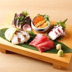 Luxury! Assorted sashimi (one serving)