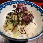 馳走 啐啄一十  - 岩もずく、胡瓜、茗荷乗せごはん♪