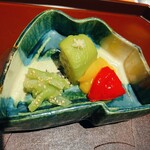 馳走 啐啄一十  - 赤と黄のパプリカ、茄子と茎いもの漬けもの♪