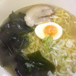 昌龍 - 塩ラーメンは細めの麺