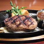 肉の山風木 - ミディアムレアで出てくるハンバーグ