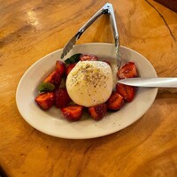 カルネジーオ イースト - 