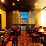 もつ鍋 こうづき - ガラス張りのお洒落な店内★デートや食事会にもぴったりの雰囲気です♩