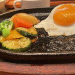 Ishigama Ya Hambagu - 目玉焼きの下から野菜