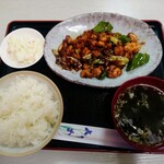 あゆ太 - 鶏のみそ炒めとライス、スープ、ポテマカ