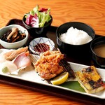 [Limited quantity] Sanchamare lunch set (sashimi, fried chicken, grilled red fish marinated in lees)