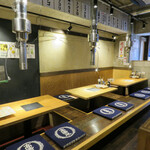 Yokohama Goruden Horumon - 《2階禁煙席》会社の宴会などに最適な堀コタツ席4〜13名。