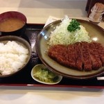 丸和 - 至福のロースカツ定食