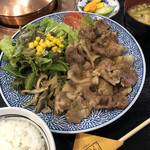 Shabushabu Sukiyaki Kuririn - 国産豚のしょうが焼き定食¥1000
