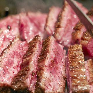 その日のベストな食材やお肉を目利きしてご提供いたします。