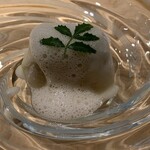 花小町 - 鮎の大福　じゃがいものソース　鮎のお出汁のエスプーマ